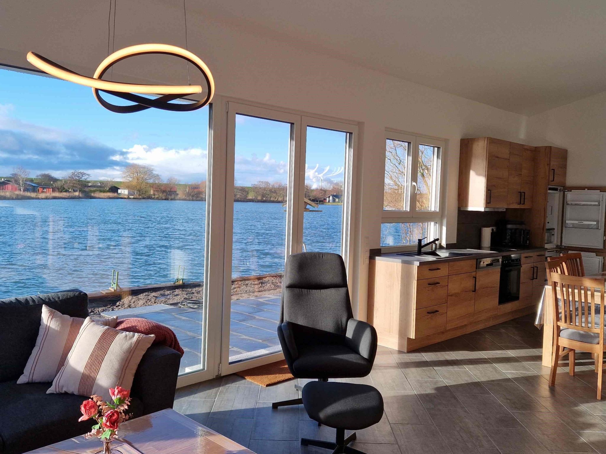 A 17 mit eigenem exklusivem Zugang zum Binnensee-Image-tags.info