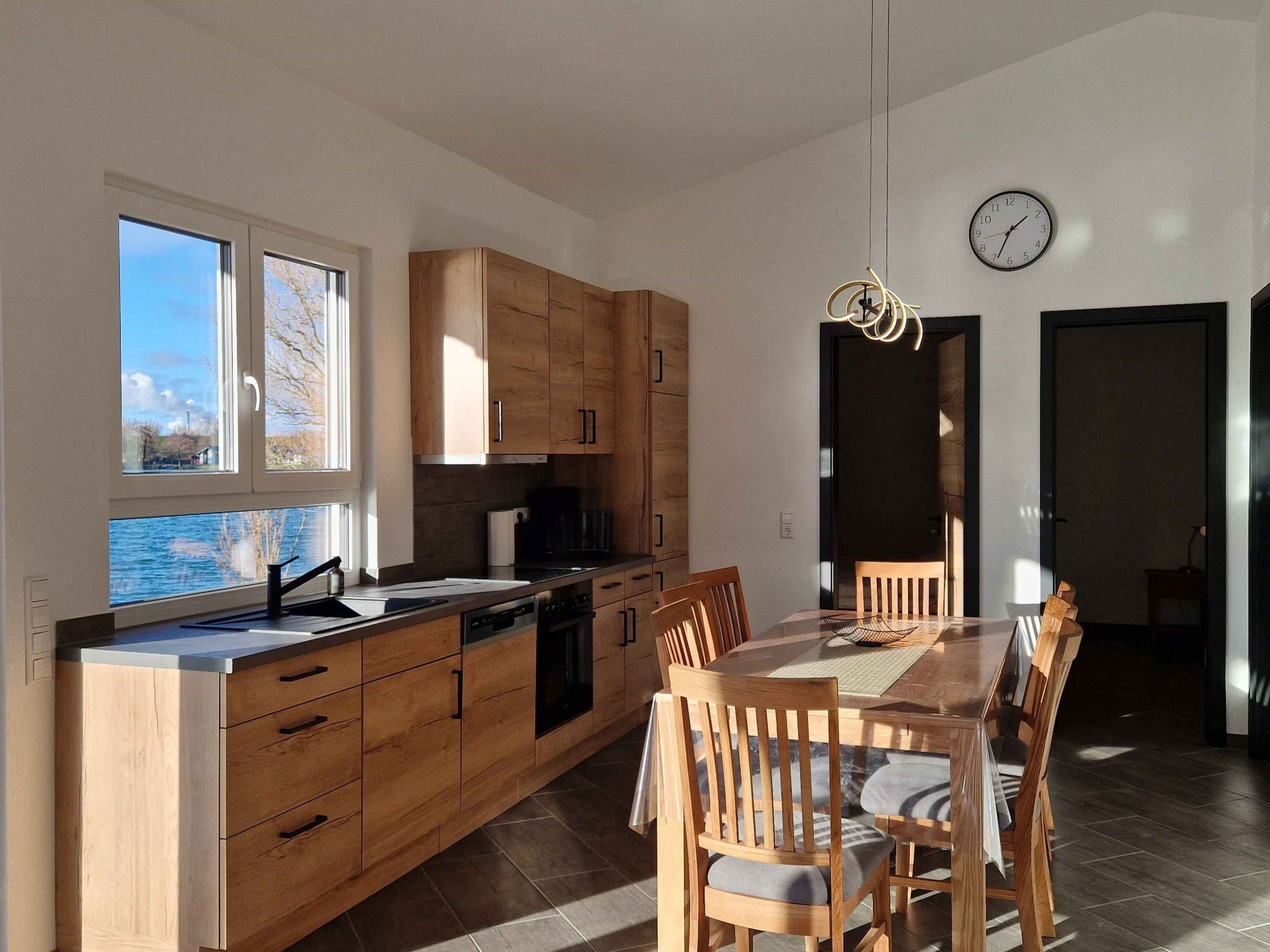 A 17 mit eigenem exklusivem Zugang zum Binnensee-Image-tags.info