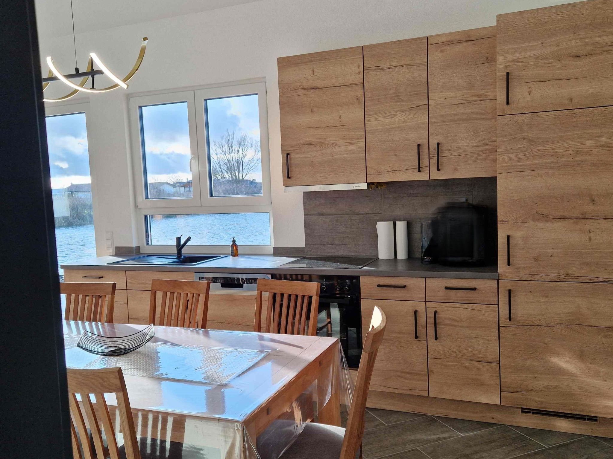 A 17 mit eigenem exklusivem Zugang zum Binnensee-Image-tags.info