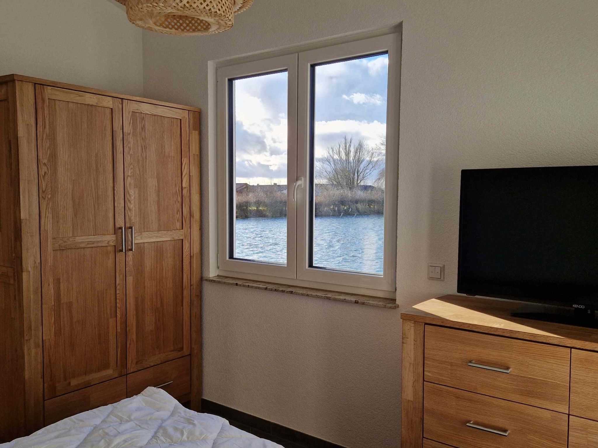 A 17 mit eigenem exklusivem Zugang zum Binnensee-Image-tags.info