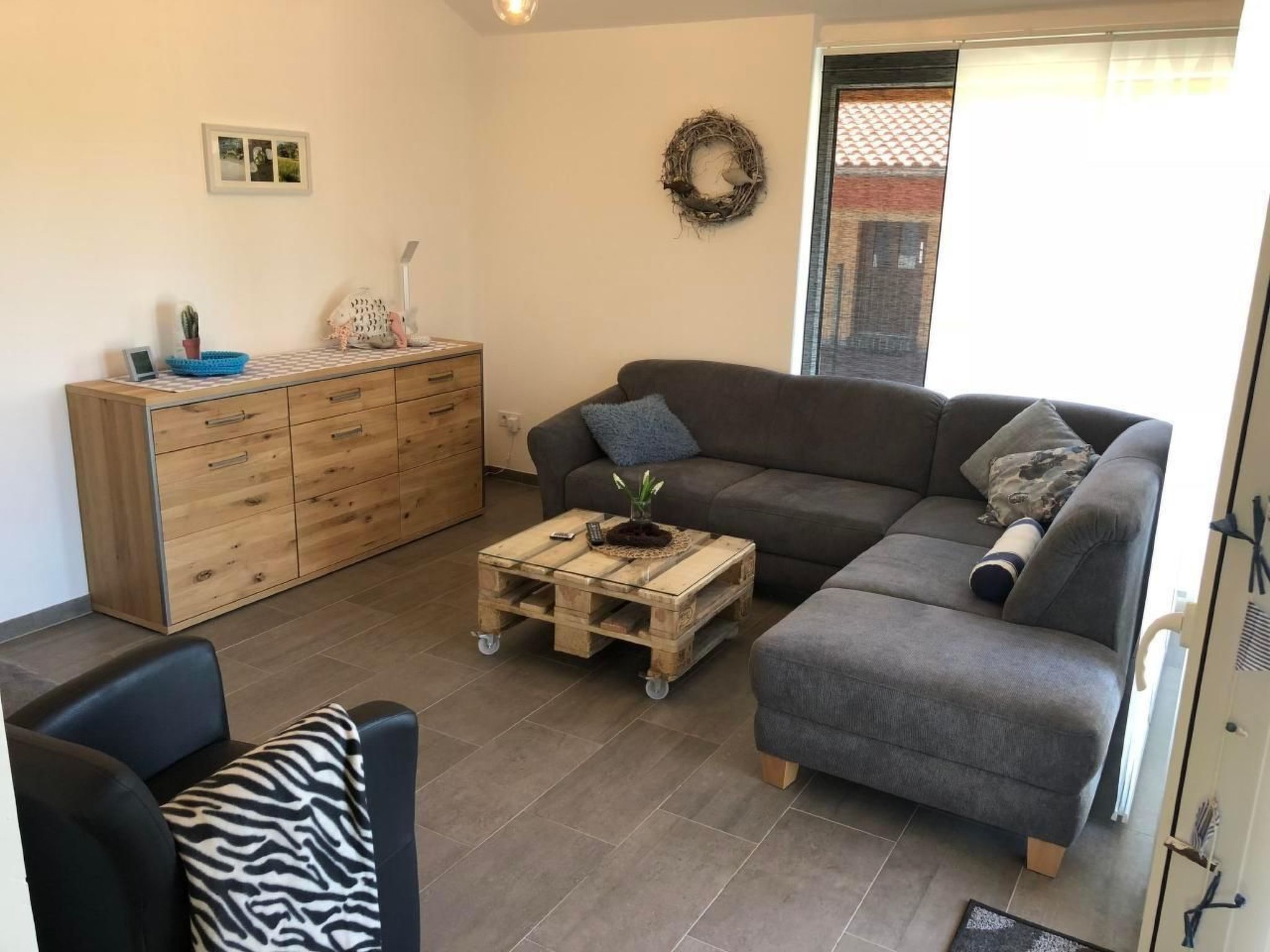 E21 Freistehendes Haus mit Garten und Deichblick-Binnen