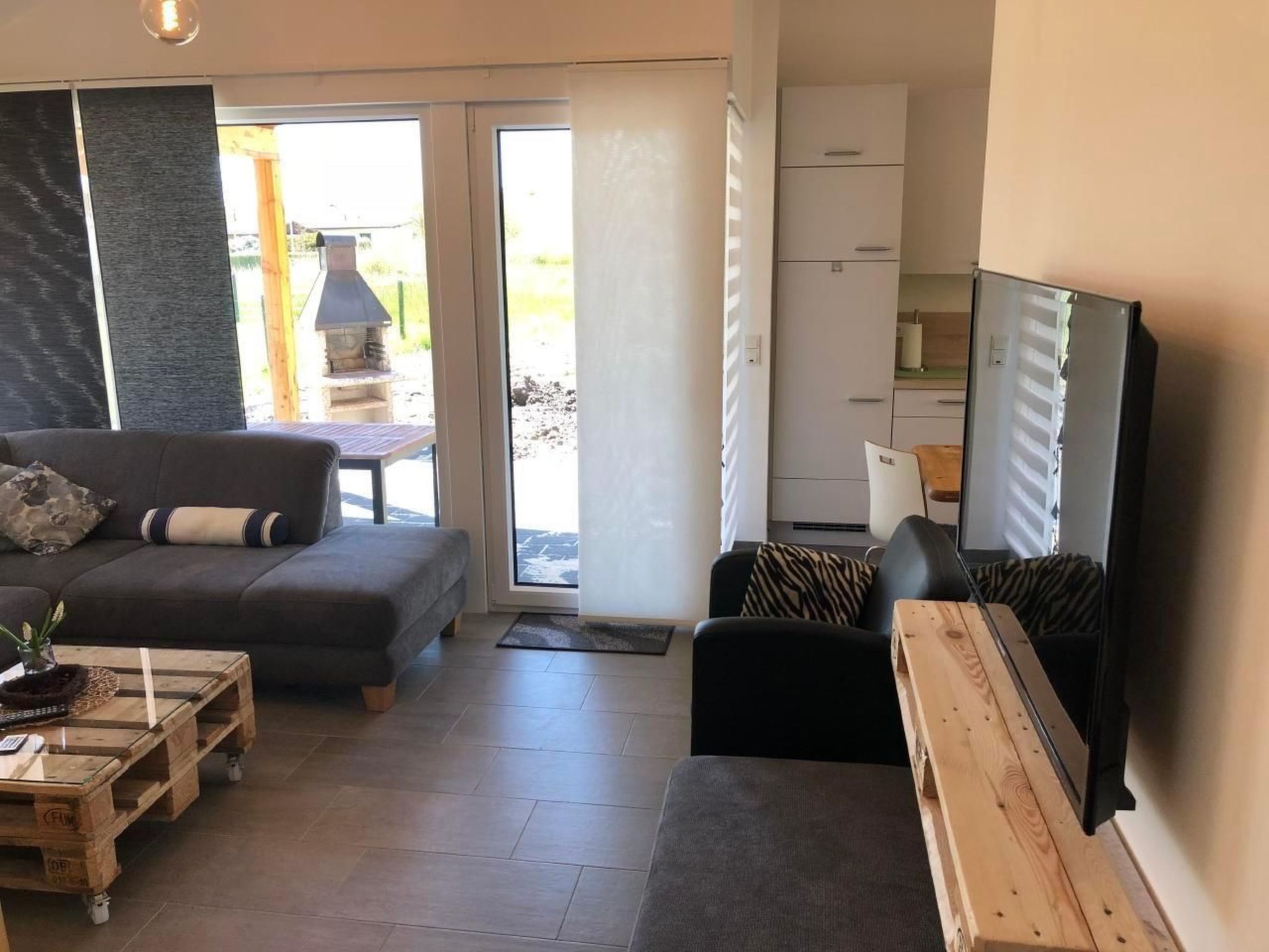 E21 Freistehendes Haus mit Garten und Deichblick-Binnen