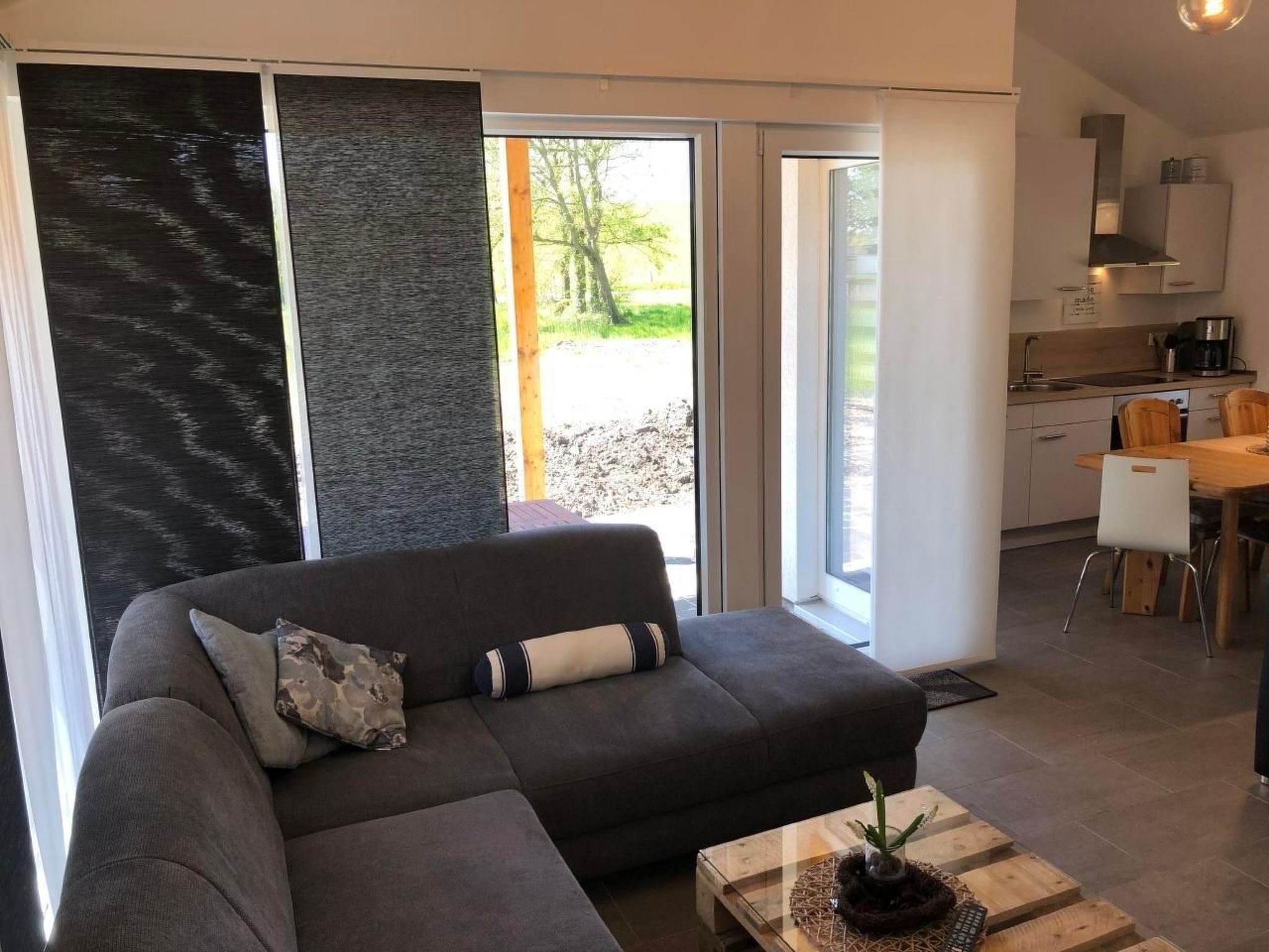 E21 Freistehendes Haus mit Garten und Deichblick-Binnen