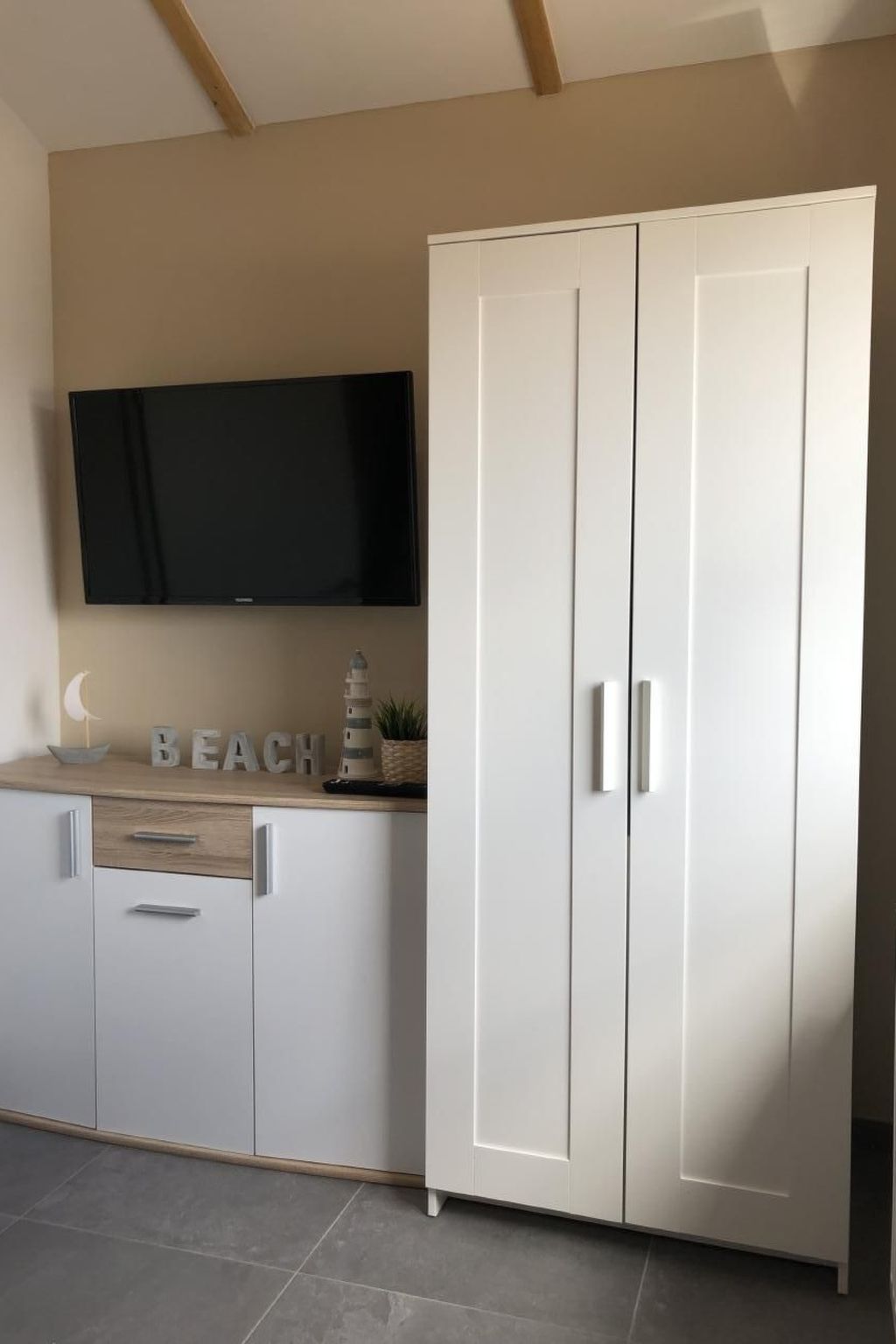 N8 Eingezäuntes Ferienhaus in Eckwarderhörne-Binnen