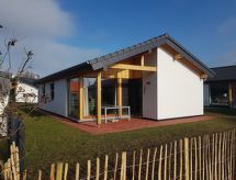 Omheinde vakantiebungalow nabij strand en meer in Burhave, 6 personen - thumbnail 1