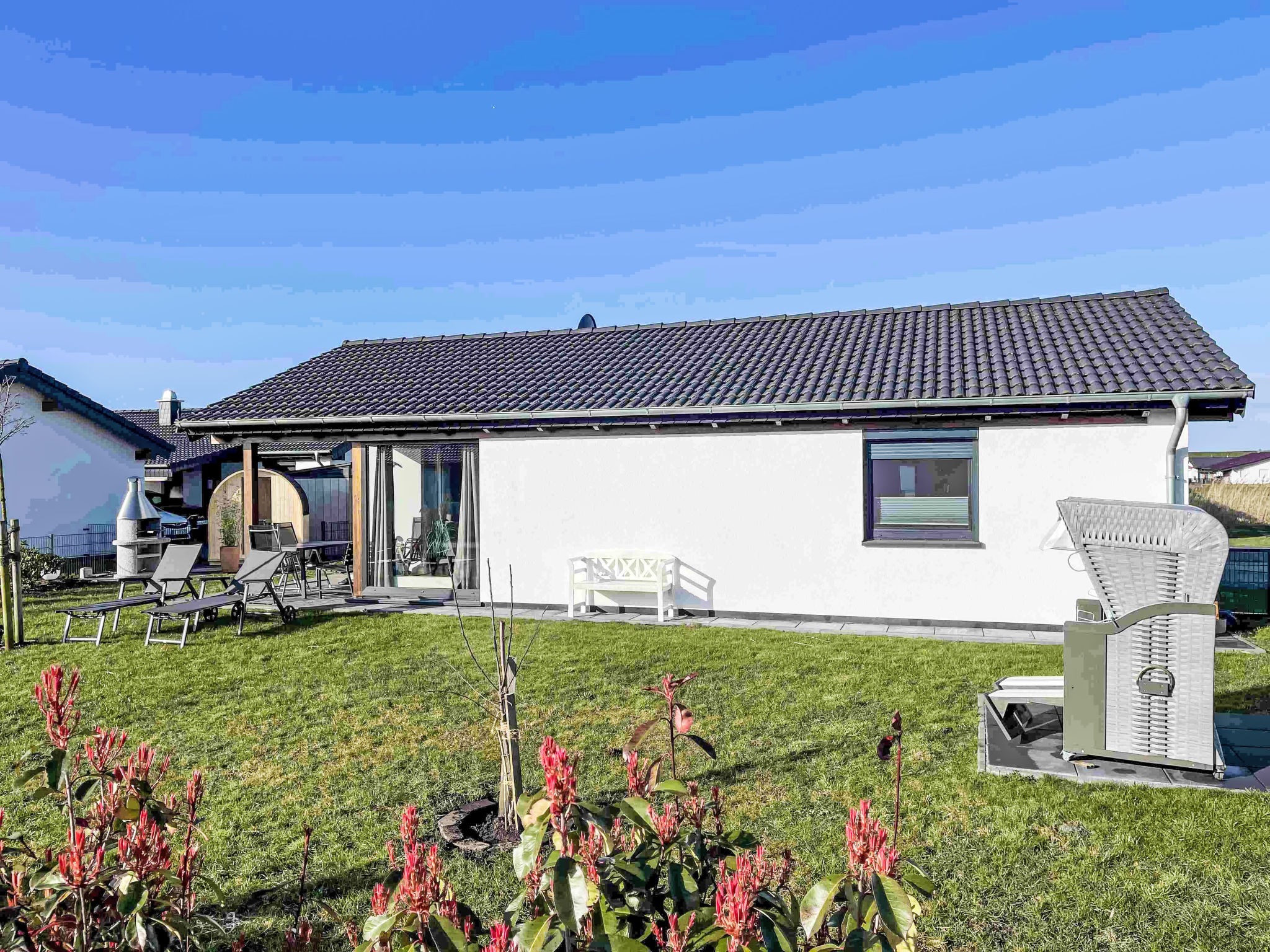 G22 Haus mit Garten, Strandkorb und Grillkamin - Outside
