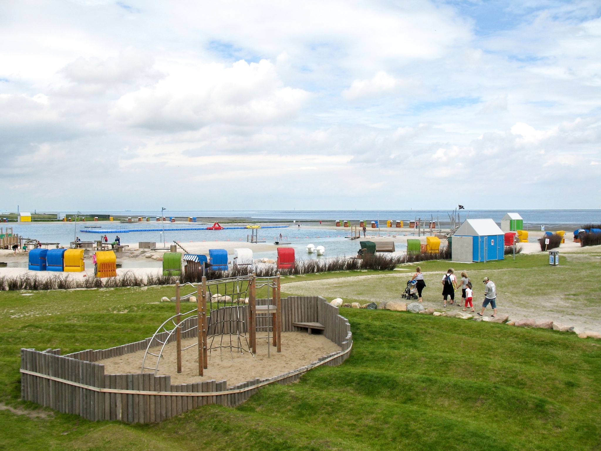 G22 Haus mit Garten, Strandkorb und Grillkamin