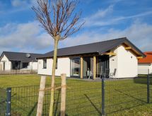Omheind nieuwbouw huis vlakbij zee en meer in Eckwarderhörne - thumbnail 1