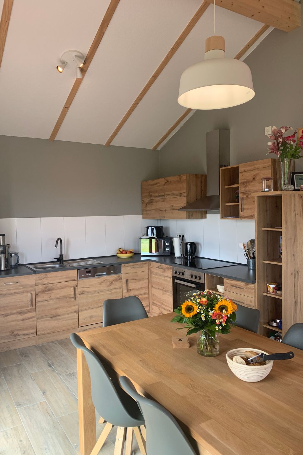 G9 eingezäuntes Haus in Randlage mit Weitblick-Inside