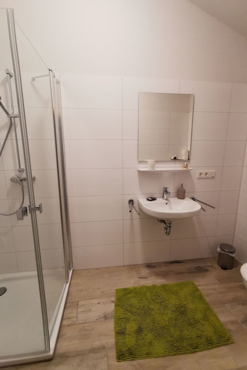 G9 eingezäuntes Haus in Randlage mit Weitblick-Inside