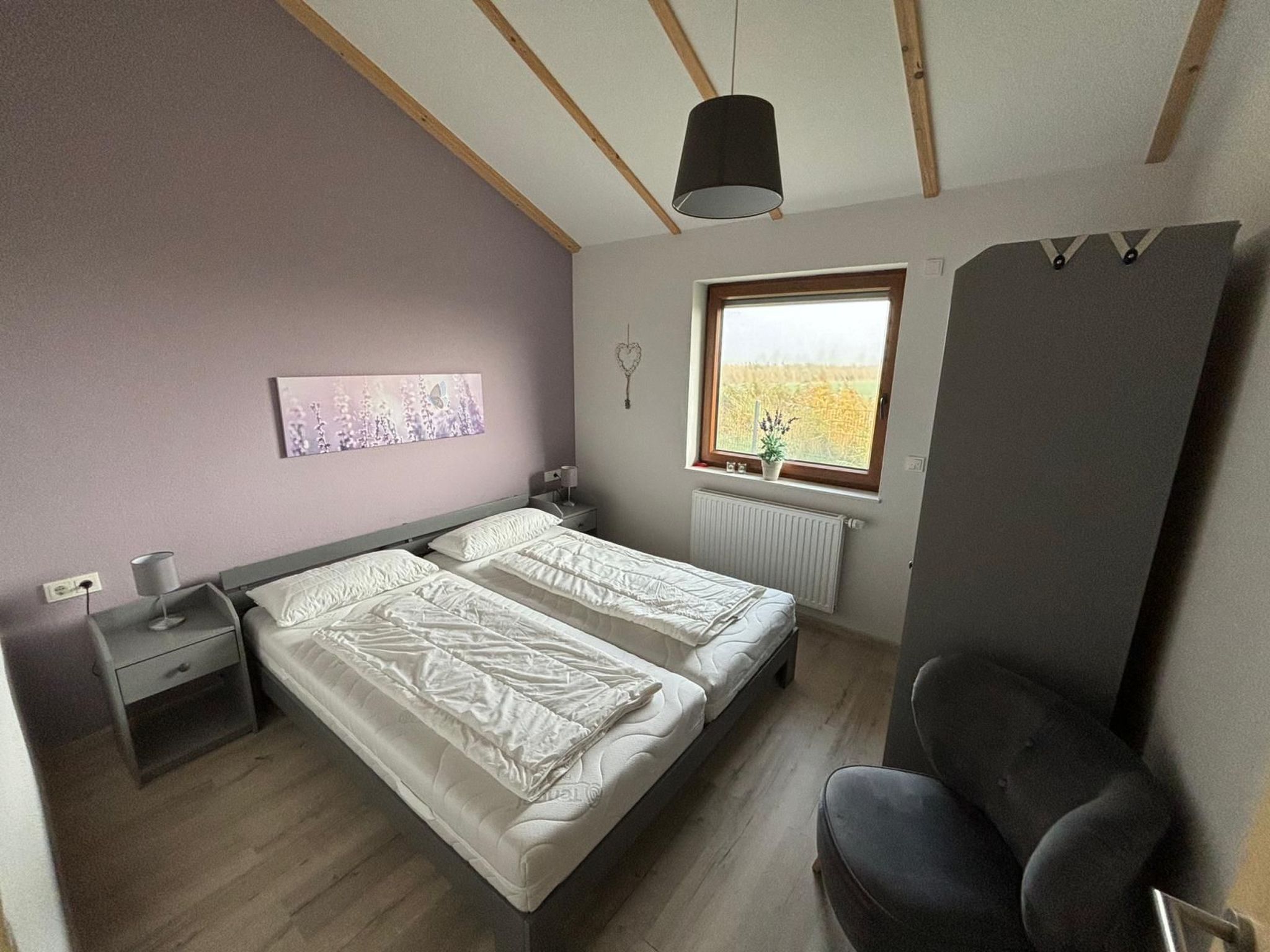 G9 eingezäuntes Haus in Randlage mit Weitblick-Inside