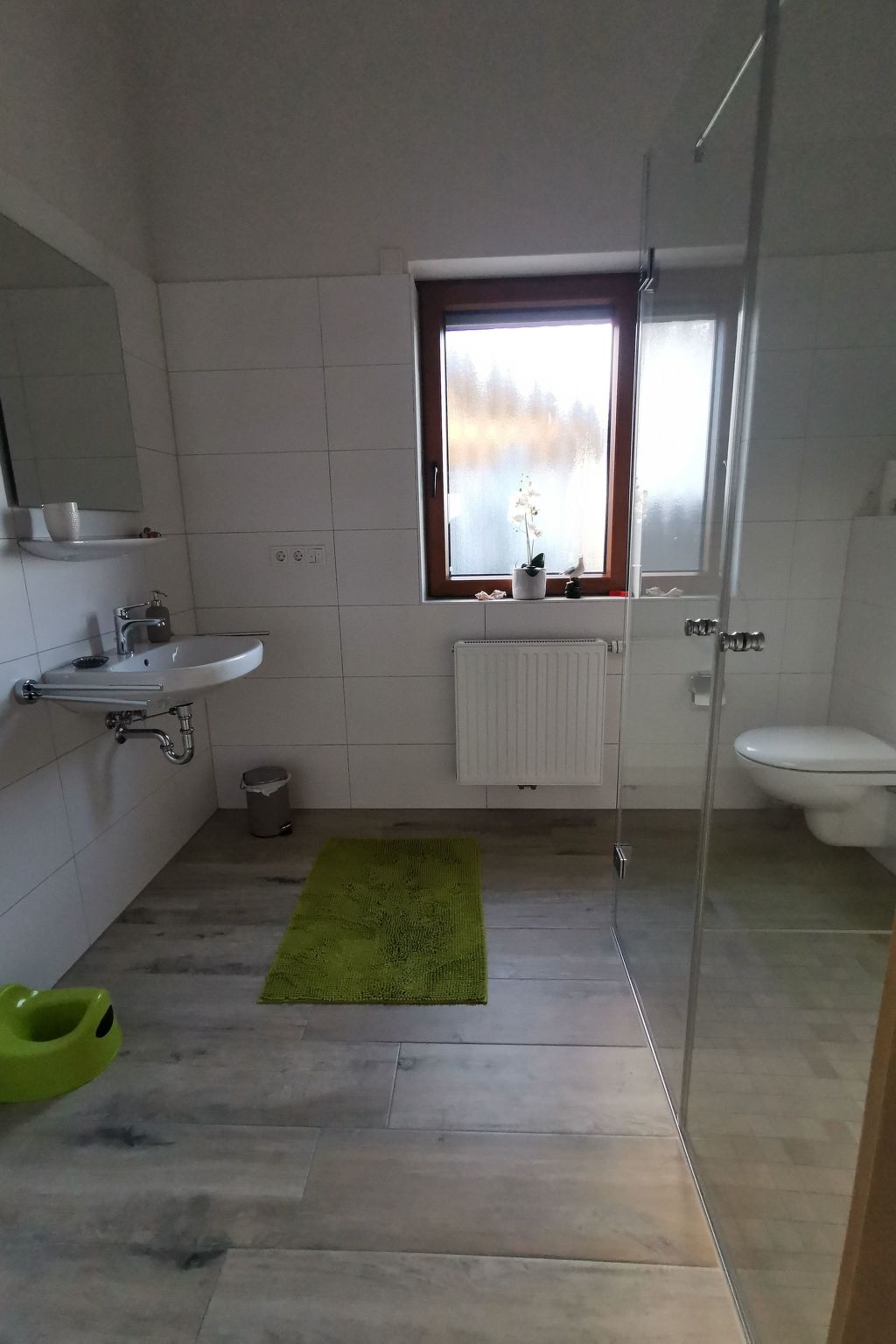 G9 eingezäuntes Haus in Randlage mit Weitblick-Inside