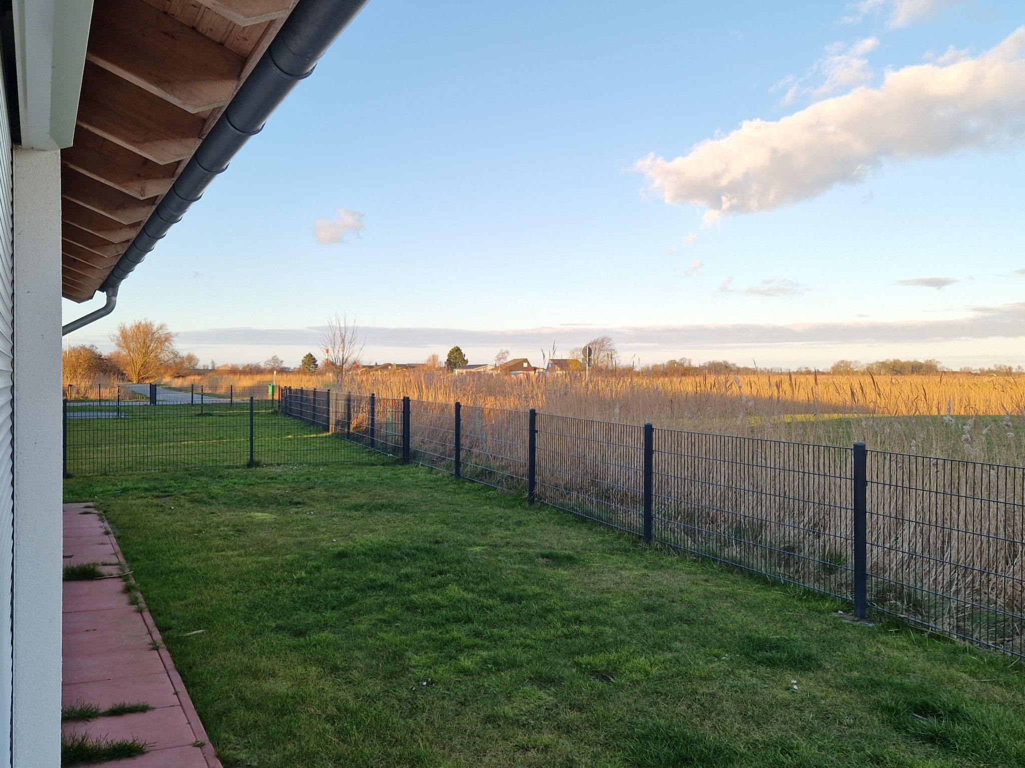 G9 eingezäuntes Haus in Randlage mit Weitblick-Inside