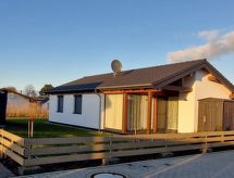 G8 freistehendes Ferienhaus mit Gartenhaus
