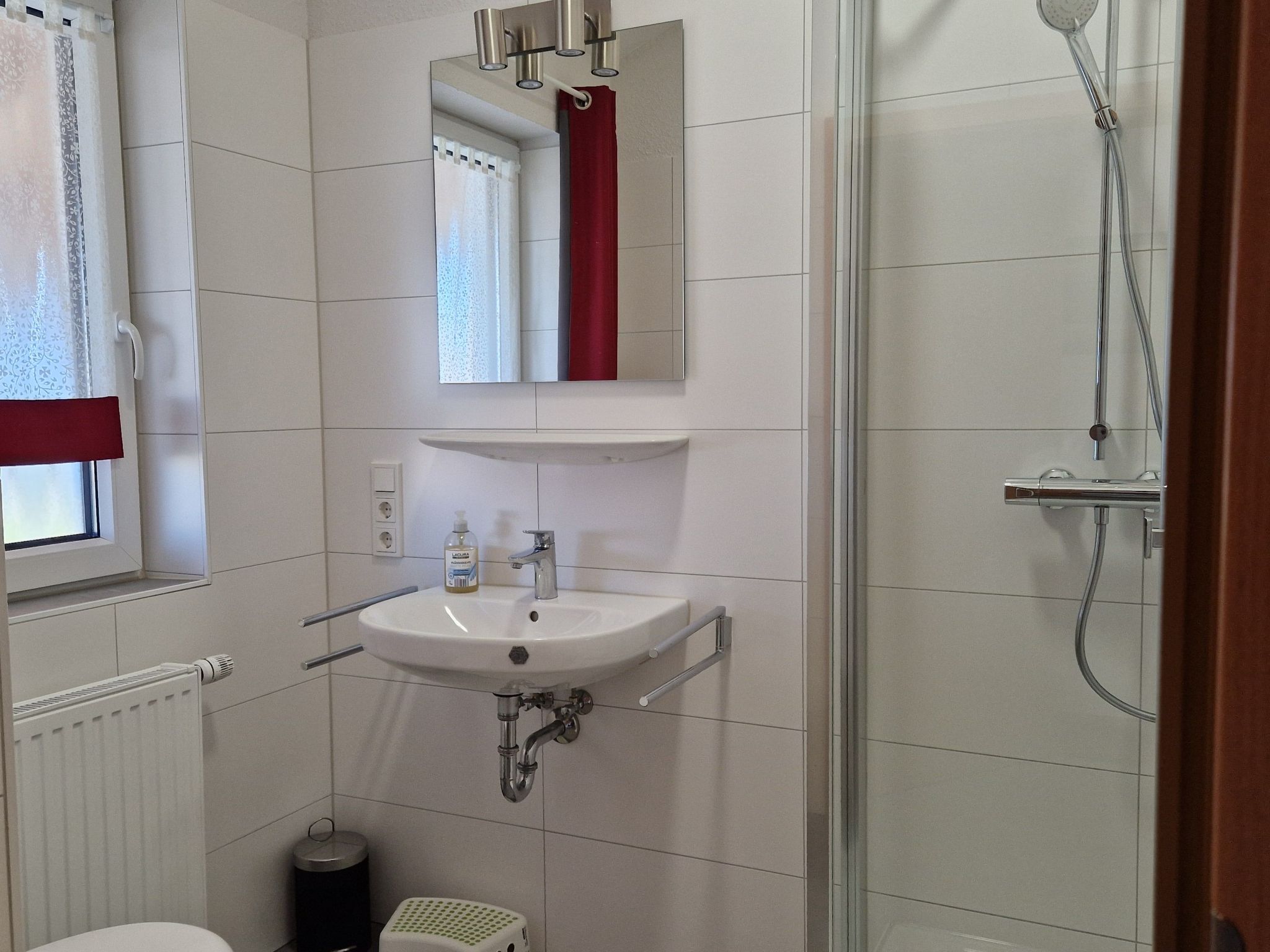 G8 freistehendes Ferienhaus mit Gartenhaus-Binnen