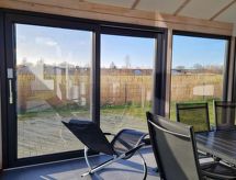 Omheinde bungalow bij de Noordzee met infraroodcabine, 400m van strand - thumbnail 3