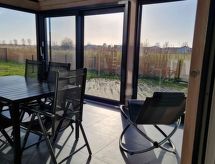 Omheinde bungalow bij de Noordzee met infraroodcabine, 400m van strand - thumbnail 6