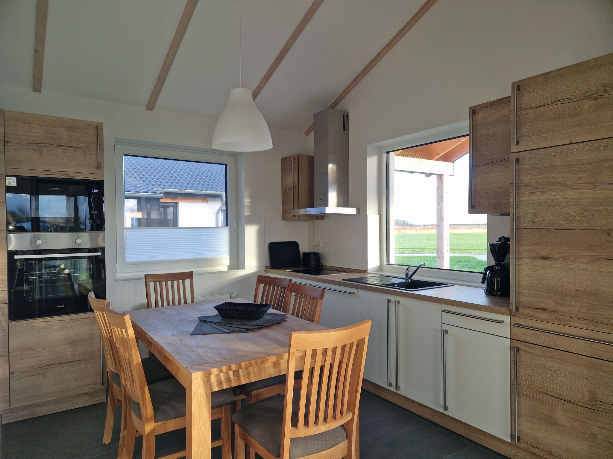 G28 Eingezäuntes Ferienhaus mit Infrarotkabine-Binnen