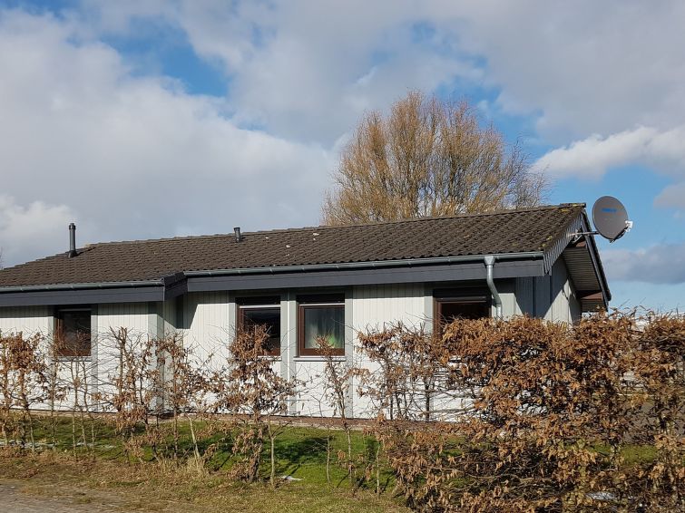 Freistehendes Ferienhaus in 2.Reihe am See