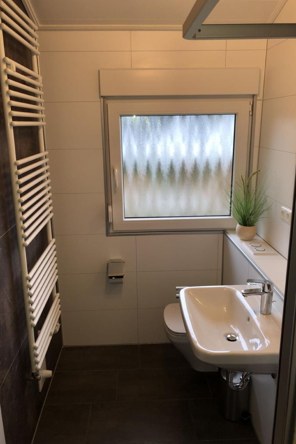 Freistehendes Ferienhaus in 2.Reihe am See-Drinnen