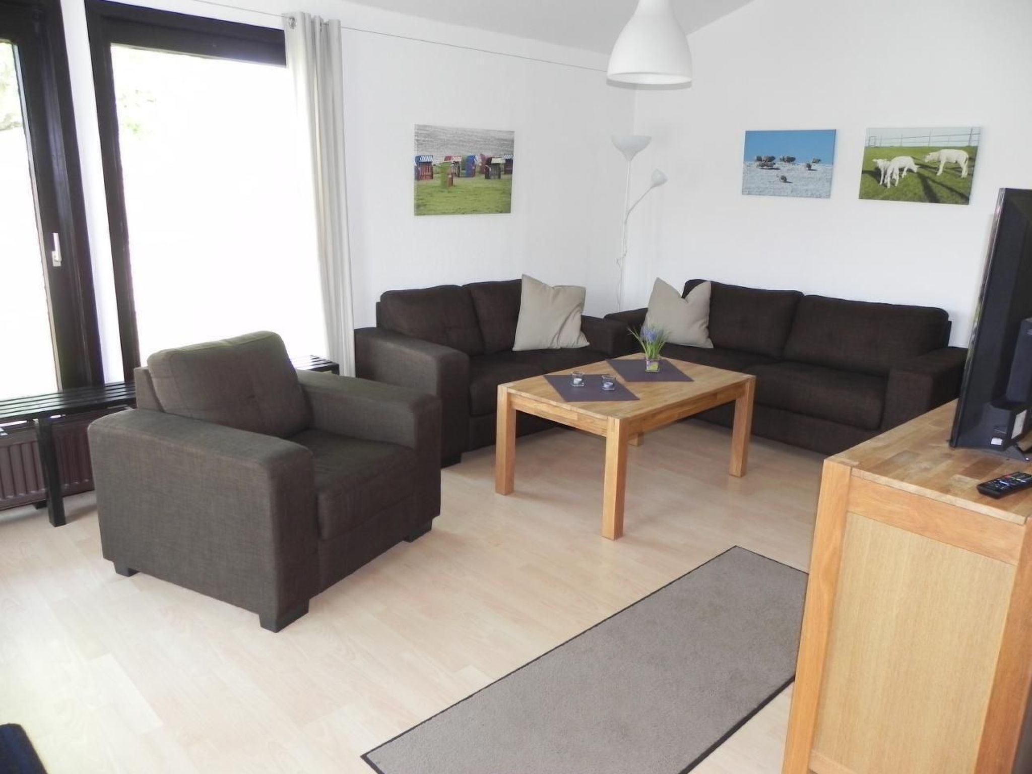 Freistehendes Ferienhaus in 2.Reihe am See-Drinnen