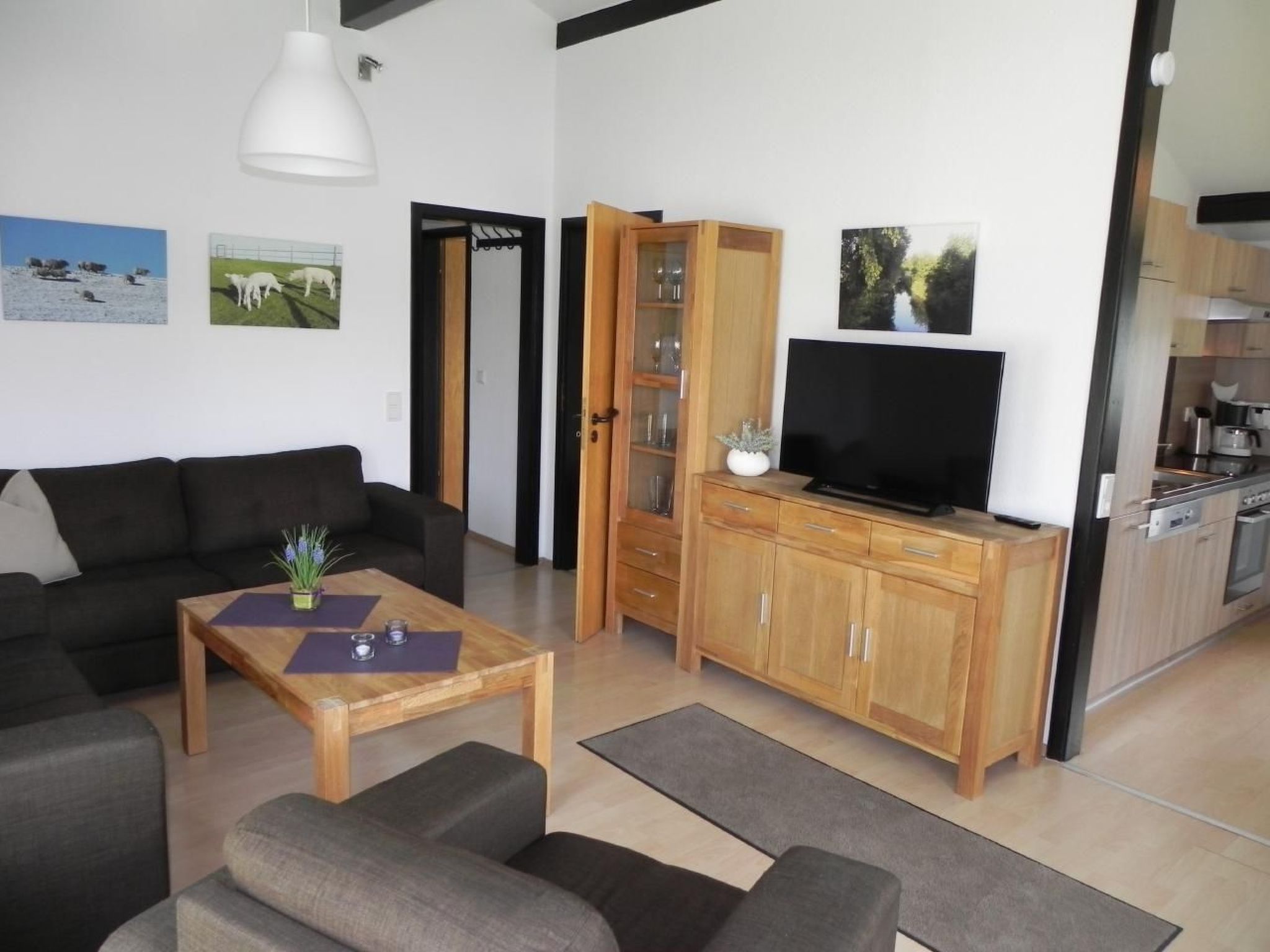 Freistehendes Ferienhaus in 2.Reihe am See-Drinnen