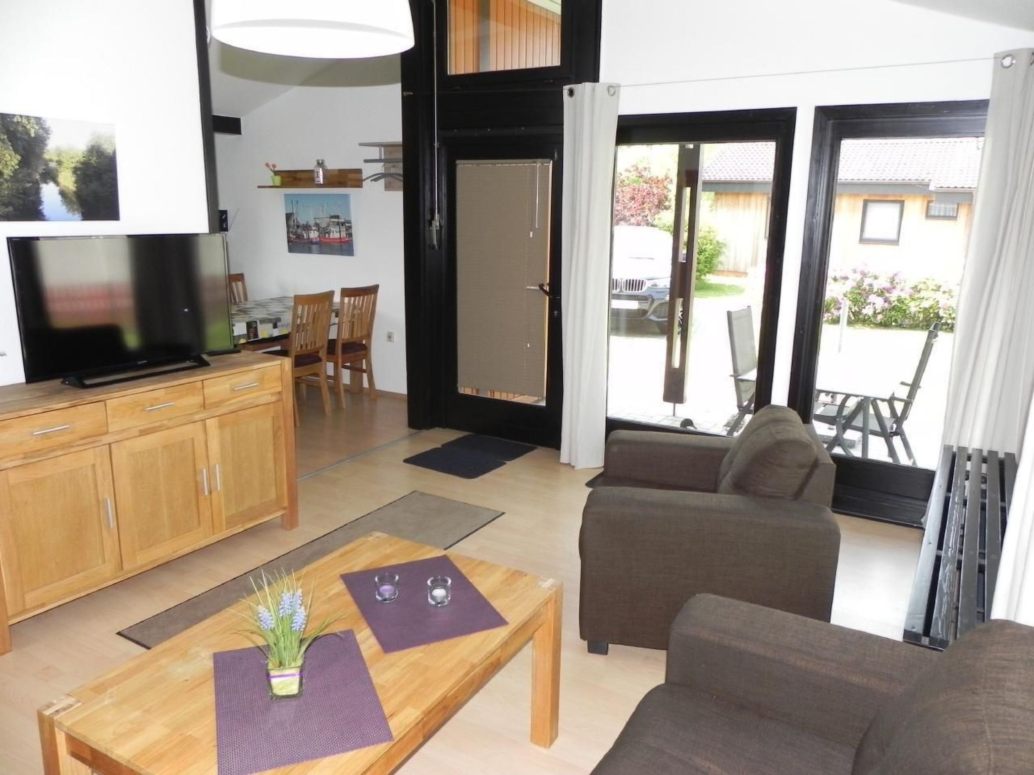 Freistehendes Ferienhaus in 2.Reihe am See-Drinnen