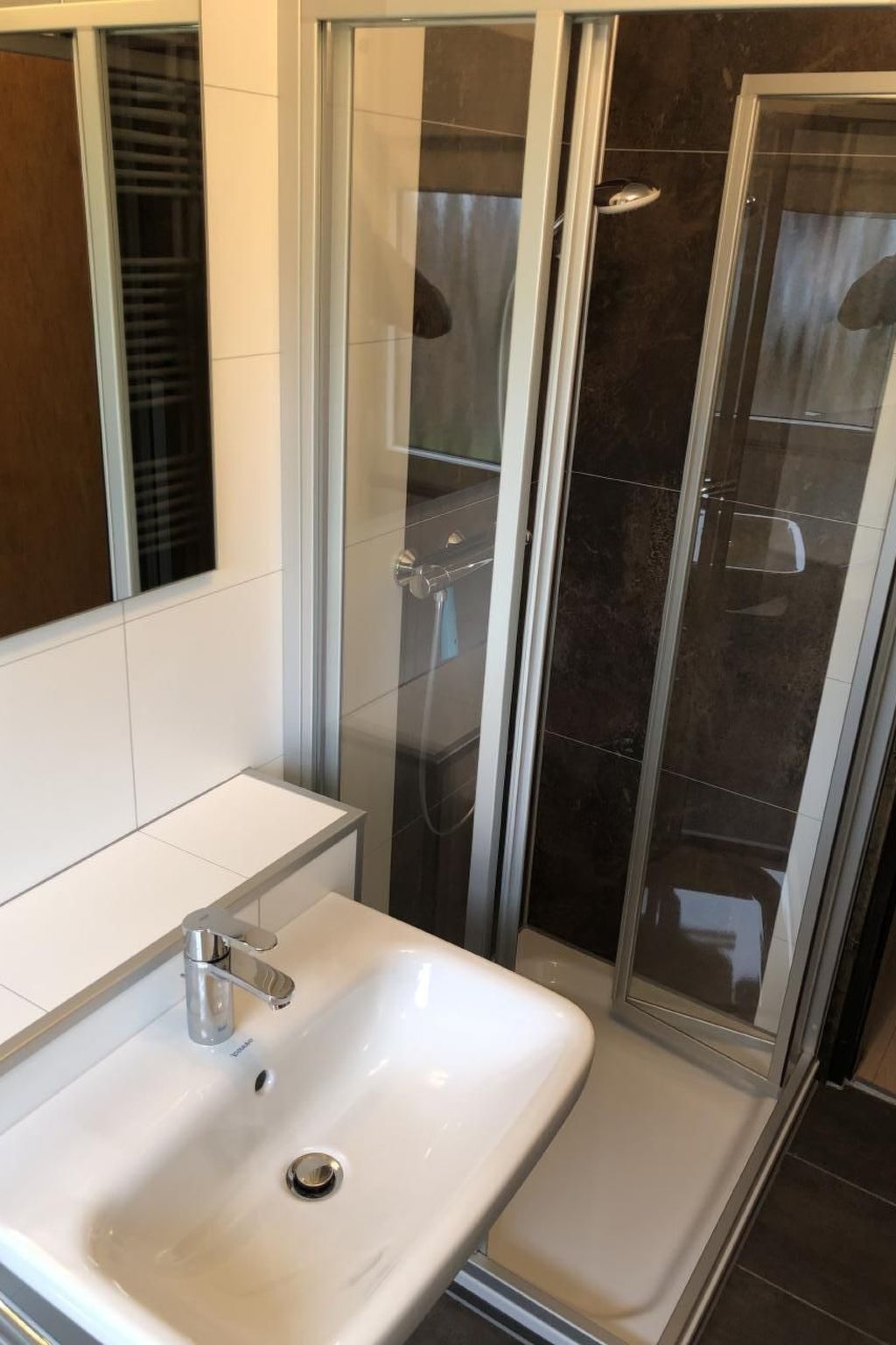 Freistehendes Ferienhaus in 2.Reihe am See-Drinnen