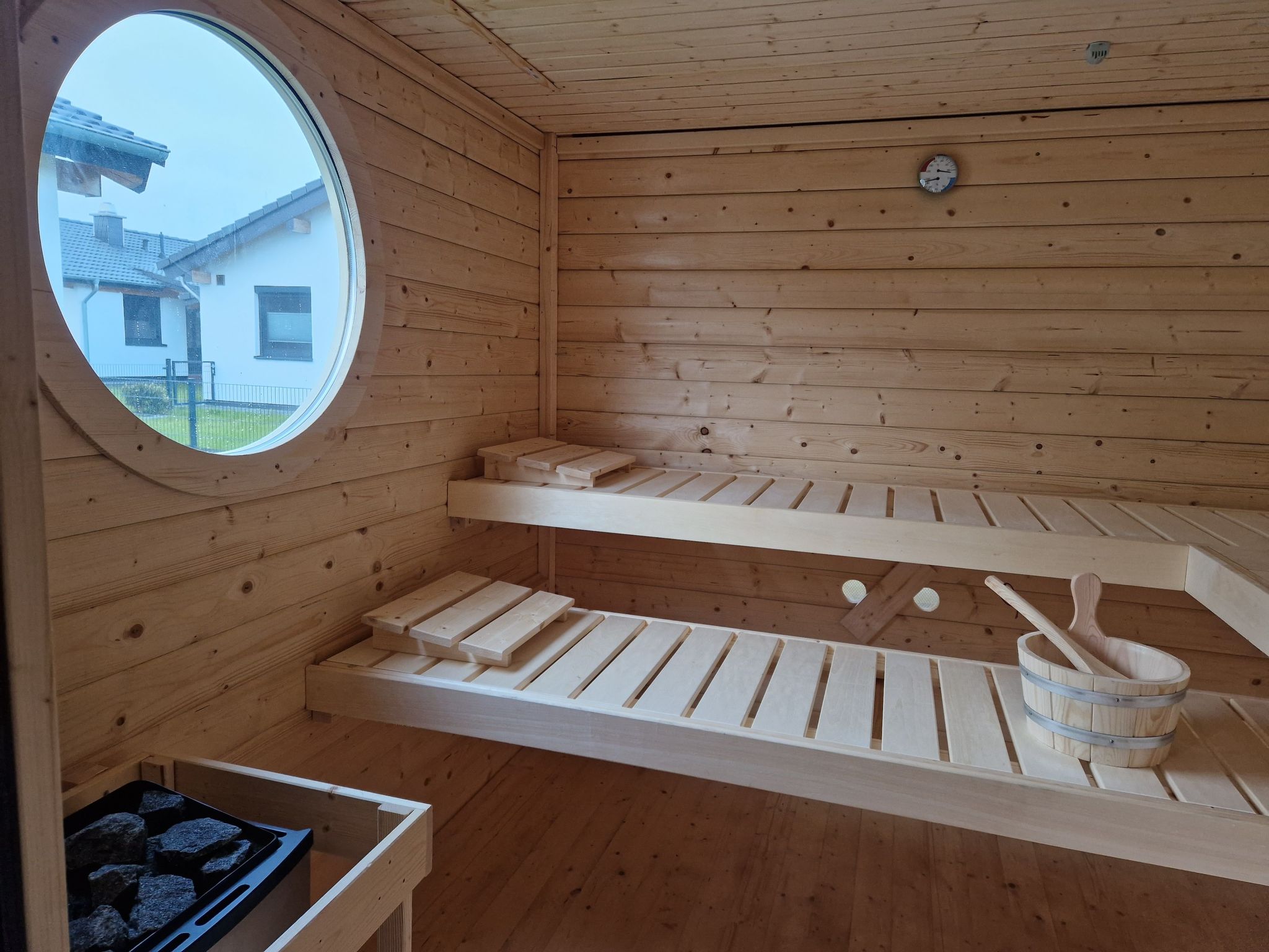 G24 Ferienhaus mit Sauna im eigenen Garten-Outside
