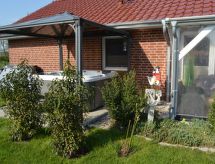 Storchennest: Vrijstaand vakantiehuis aan het meer in Wiefelstede - thumbnail 1