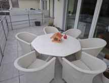 Ruim 4-persoons appartement met groot balkon nabij het meer in Nordenham - thumbnail 6