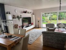 Private Ferienwohnung in Nordenham mit großem Garten