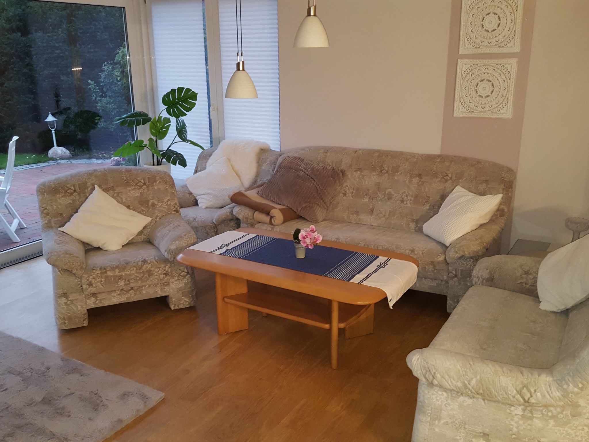 Private Ferienwohnung in Nordenham mit großem Garten-Drinnen