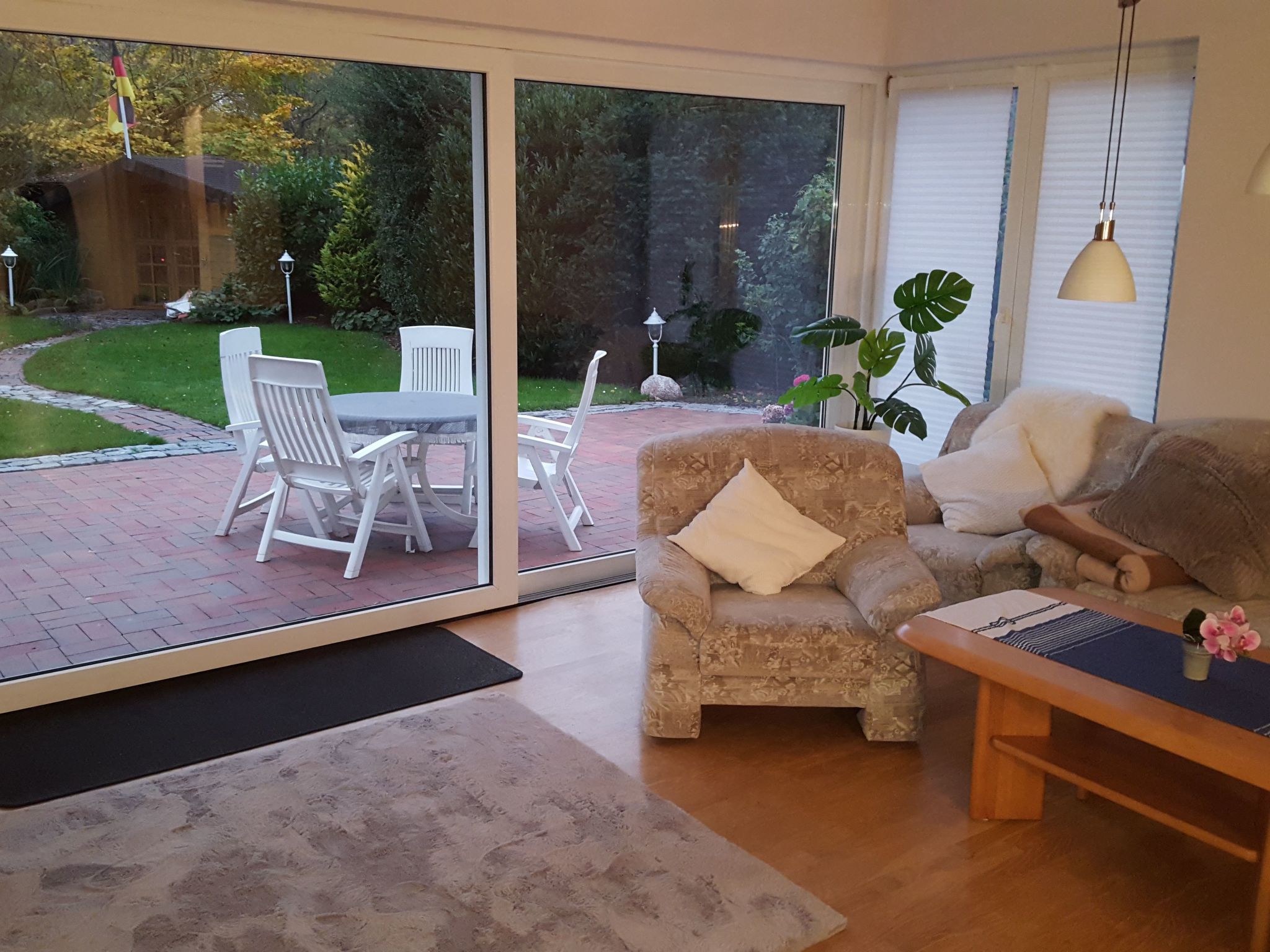 Private Ferienwohnung in Nordenham mit großem Garten-Drinnen