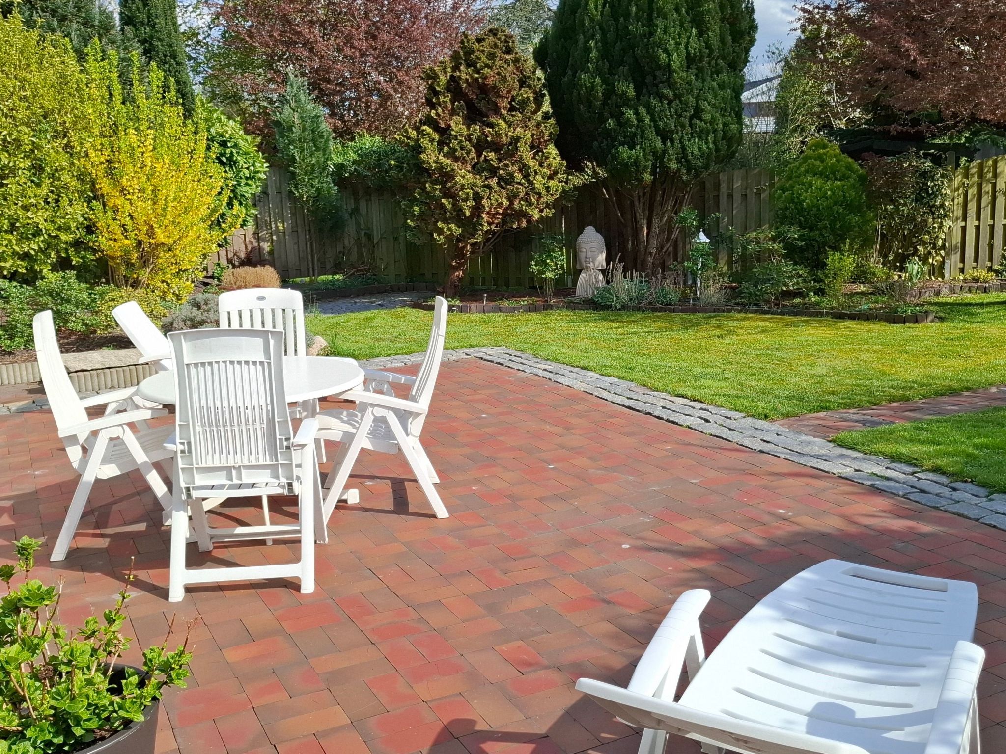 Private Ferienwohnung in Nordenham mit großem Garten-Drinnen