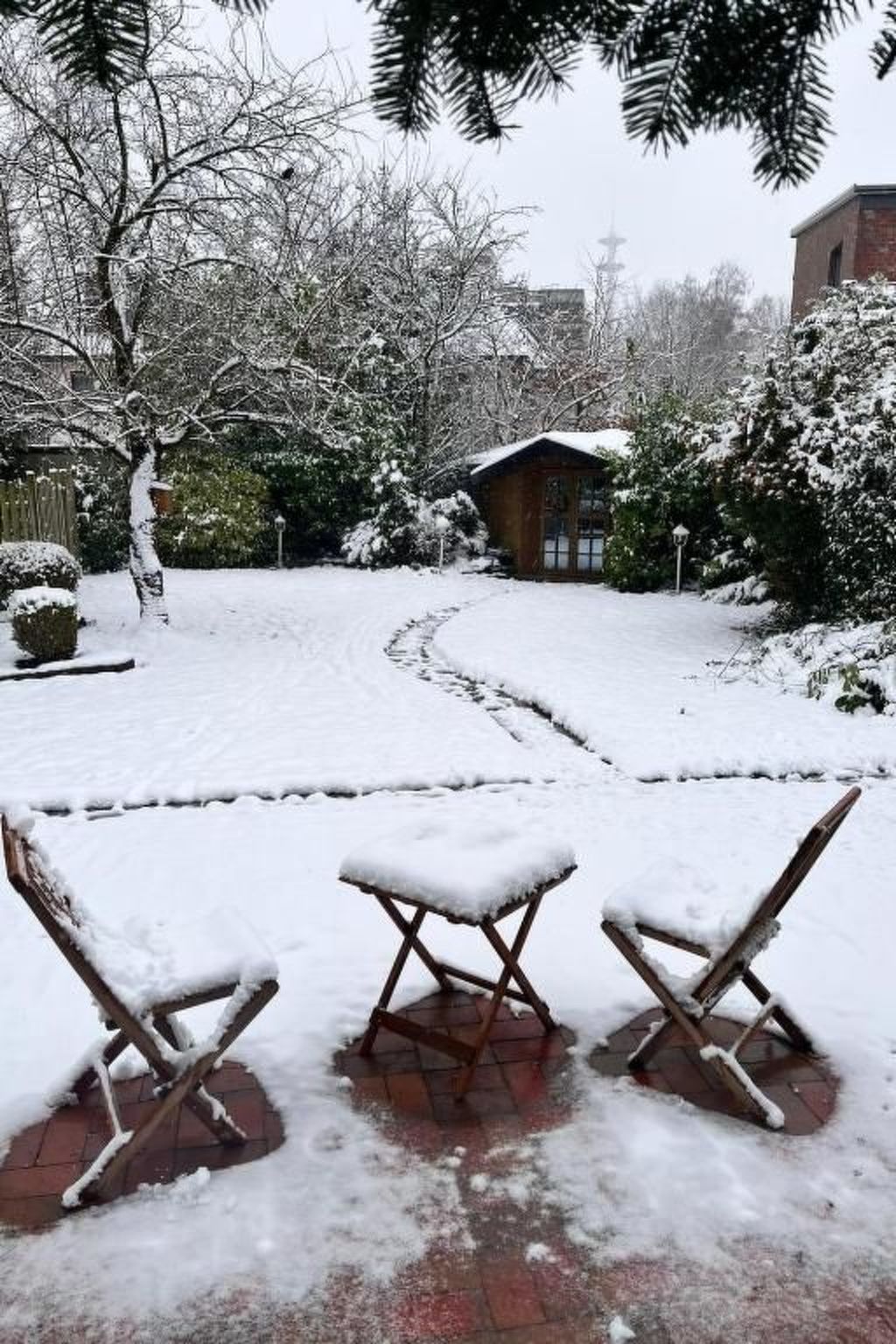 Private Ferienwohnung in Nordenham mit großem Garten-Drinnen