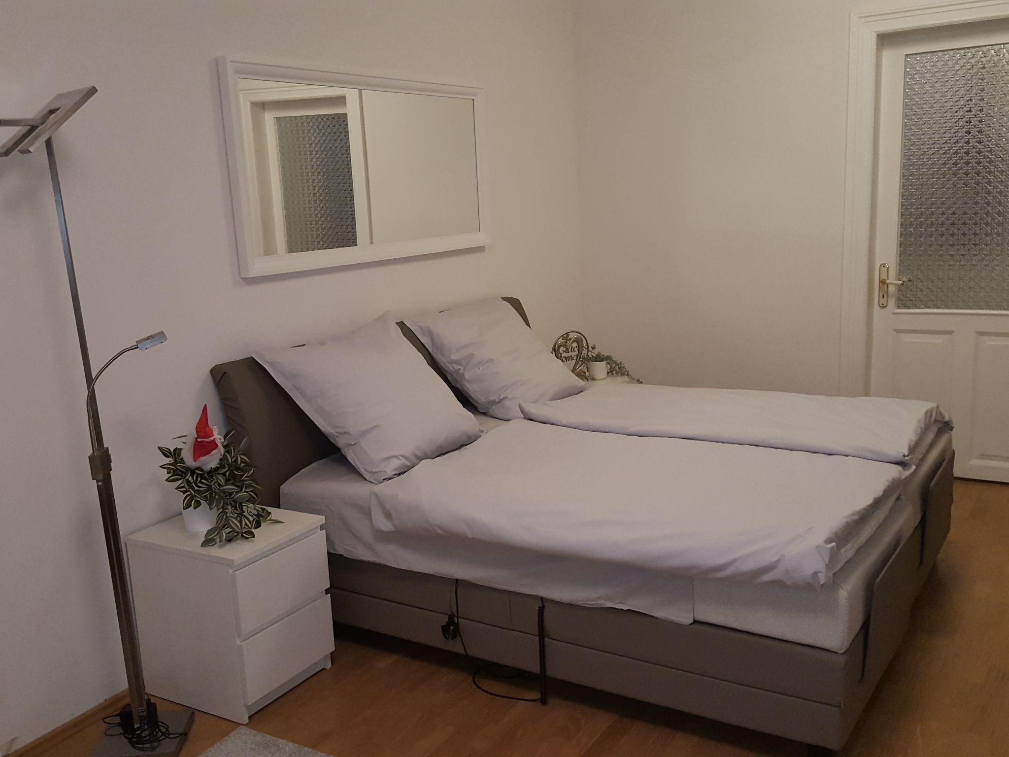 Private Ferienwohnung in Nordenham mit großem Garten-Drinnen