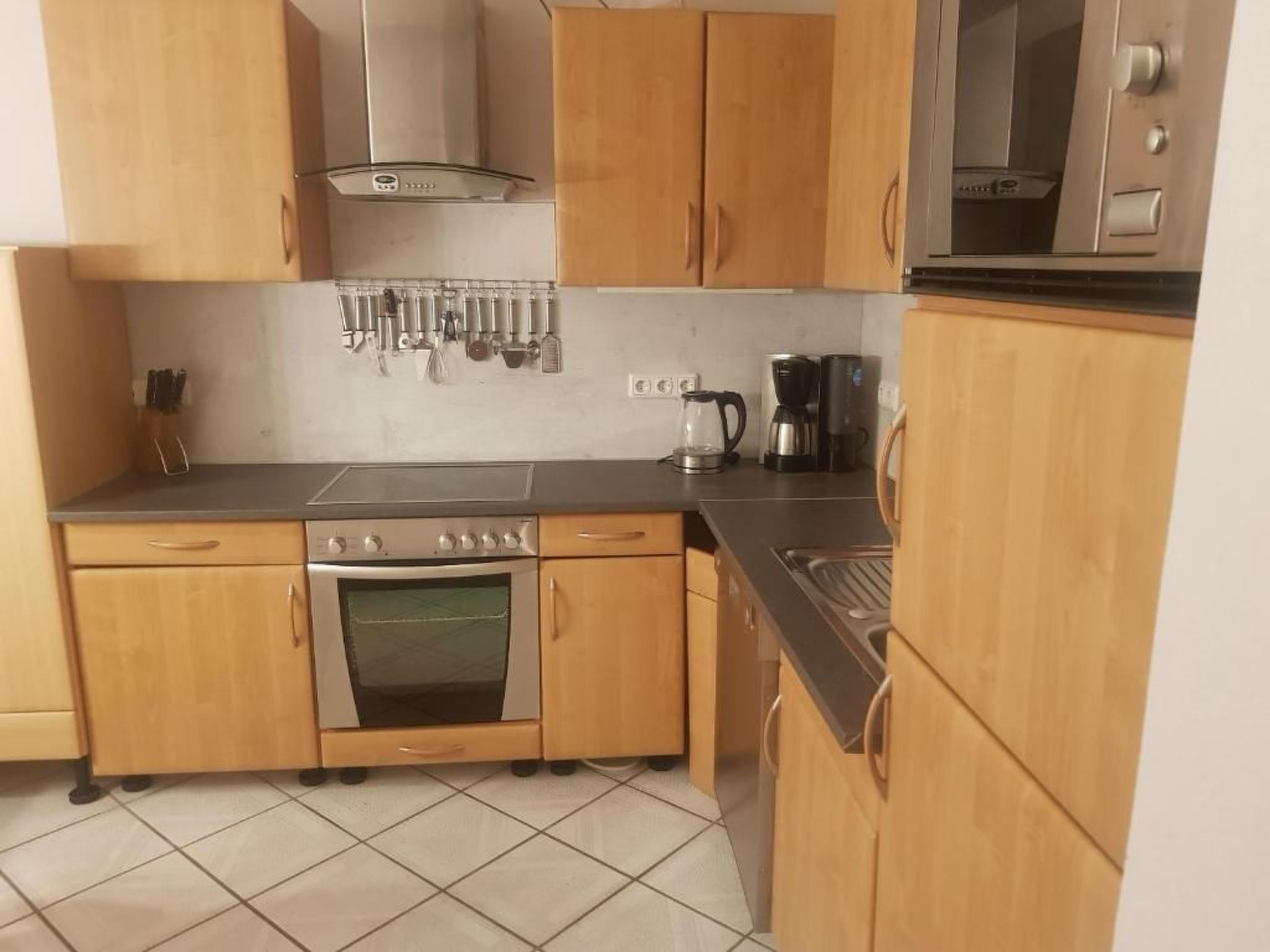 Private Ferienwohnung in Nordenham mit großem Garten-Drinnen