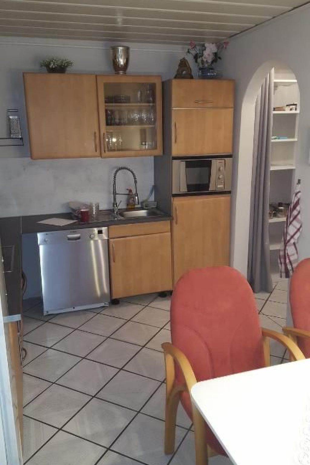 Private Ferienwohnung in Nordenham mit großem Garten-Drinnen