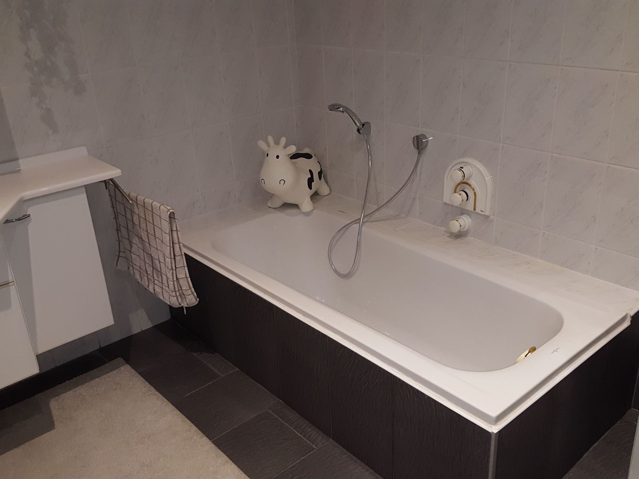 Private Ferienwohnung in Nordenham mit großem Garten-Drinnen