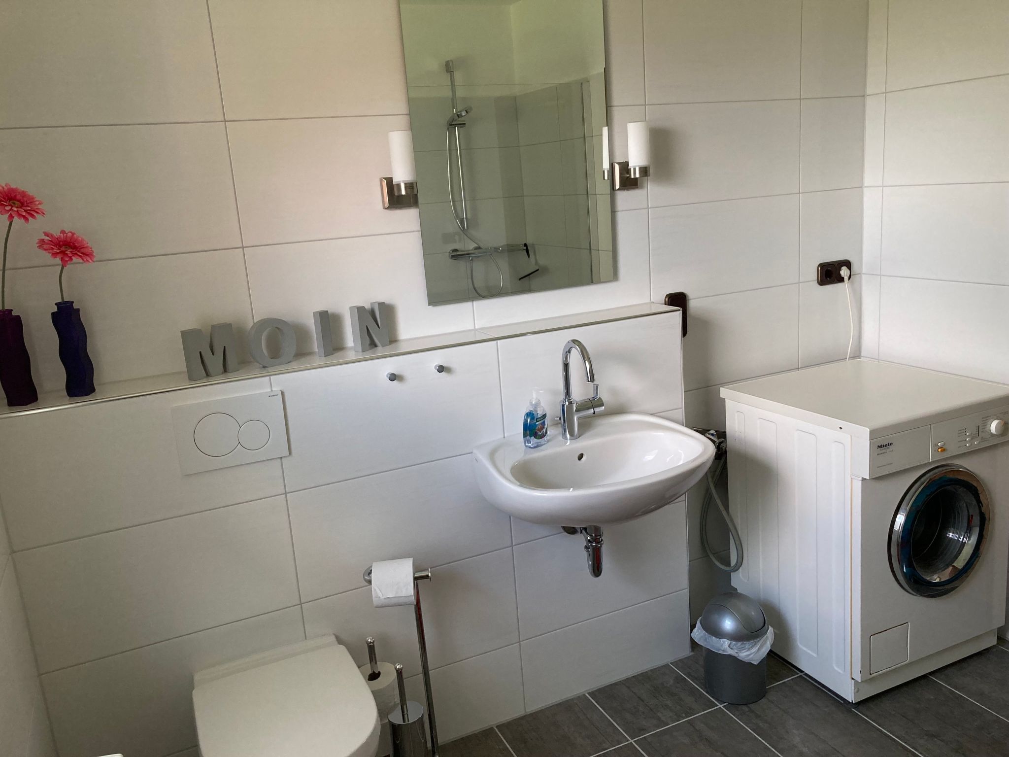 Mit kleinem Garten und Grill-Binnen