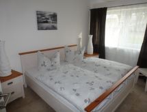 Vrijstaand vakantiehuis op 12.000m² grond, 15 km van de Noordzee - thumbnail 6