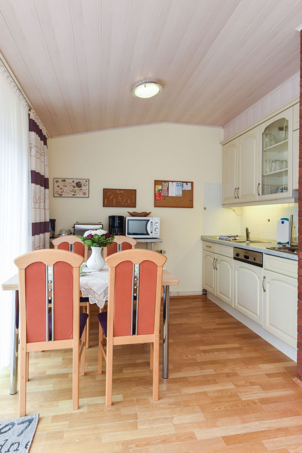 Strandnahes Ferienhaus mit Kinderspielplatz-Inside