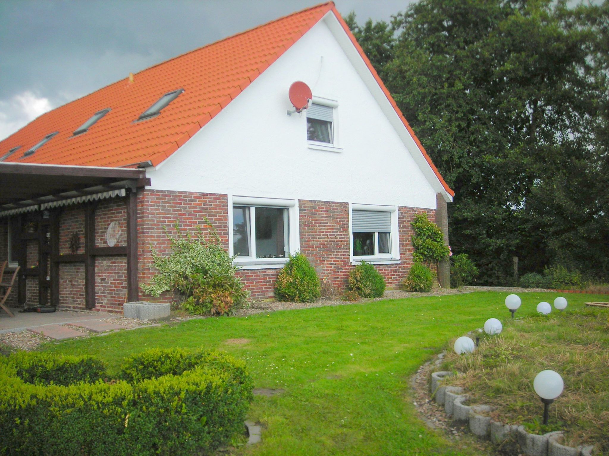 Welcome to our exclusive non-smoking holiday home in the picturesque North Sea spa town of Bensersiel, the perfect retreat for anyone who wants to experience the sea, sand, beach and the healthy, stim..