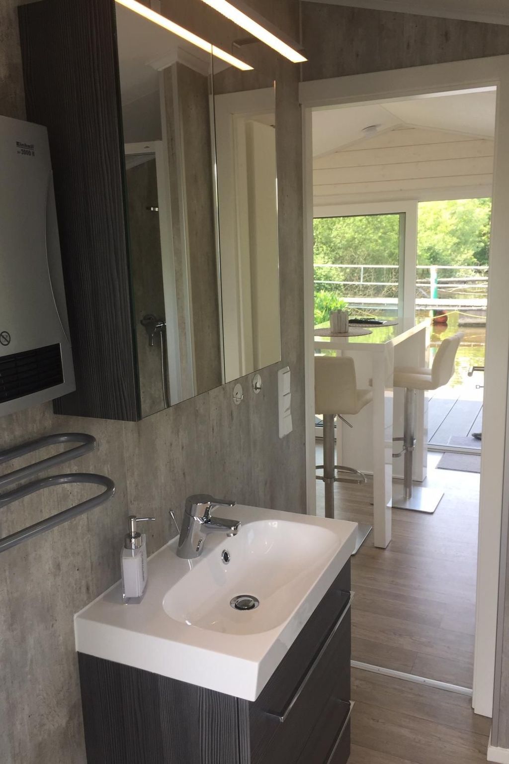 Hausboot KHT 1 Lacet mit Elektrokamin im Salon, 1 Schlafraum, Küche, Duschbad m-Image-tags.info