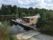 Hausboot für zwei Personen mit Kamin und Terrasse
