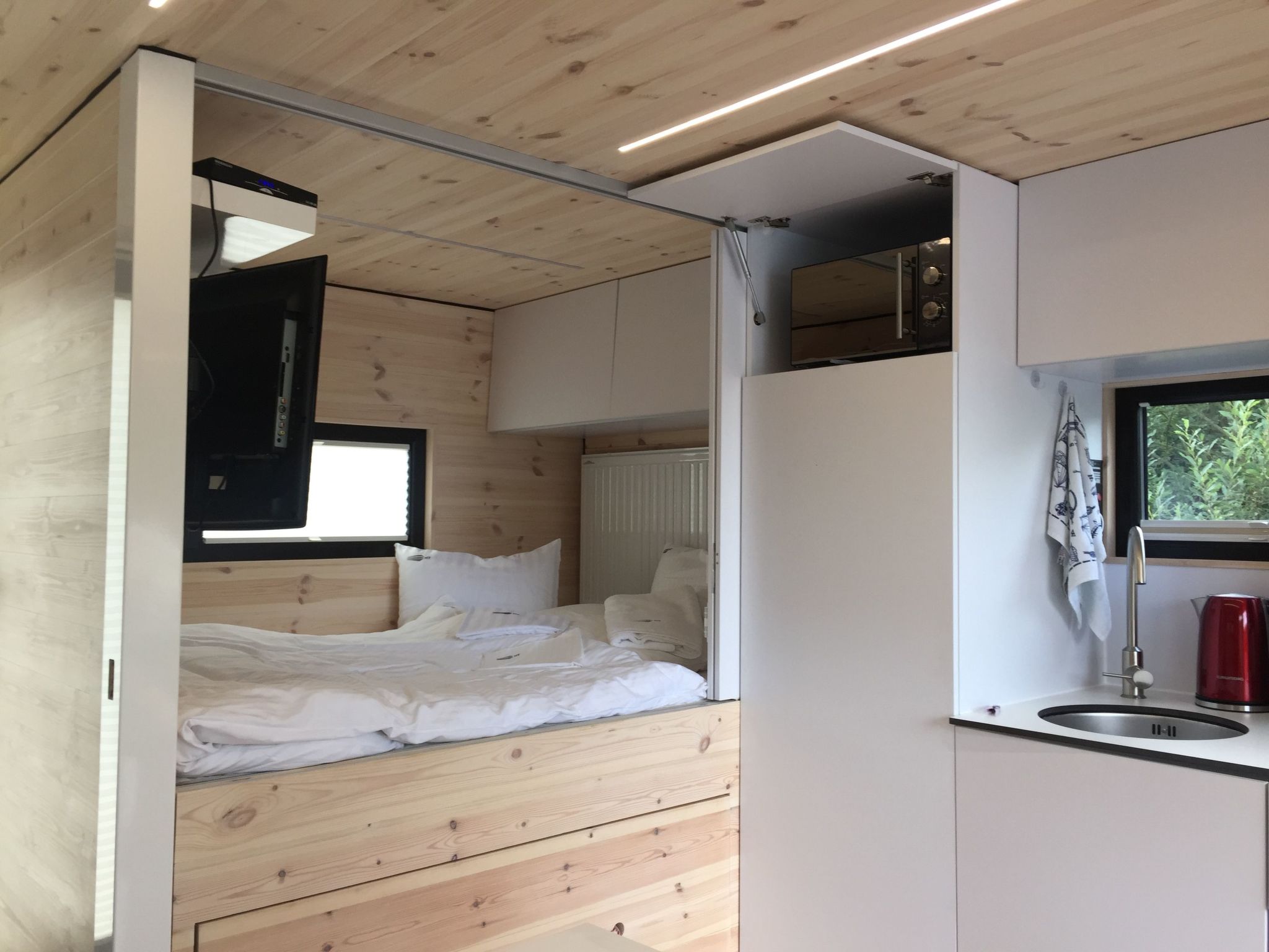 Hausboot für zwei Personen mit Kamin und Terrasse-Image-tags.info