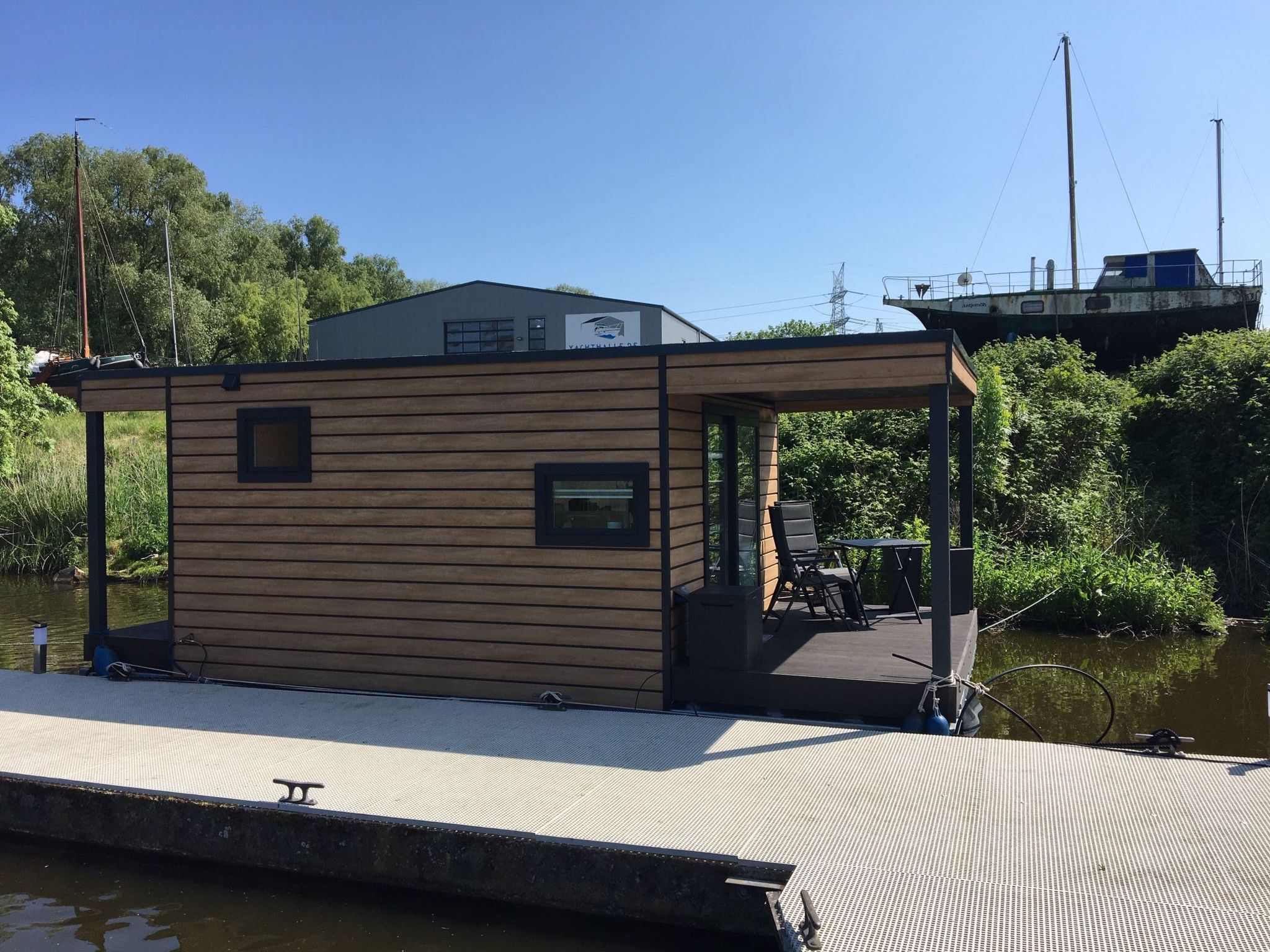 Hausboot KHT 2 Lacet mit Elektrokamin im Salon, 1 Schlafraum, Küche, Duschbad m-Image-tags.info