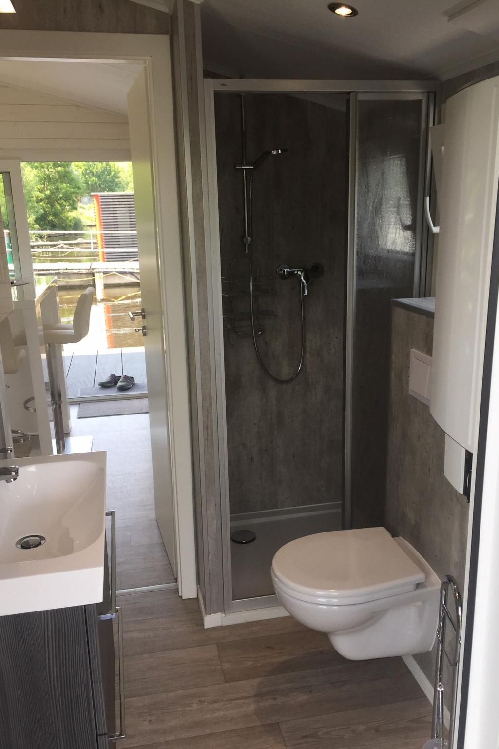 Hausboot KHT 2 Lacet mit Elektrokamin im Salon, 1 Schlafraum, Küche, Duschbad m-Image-tags.info