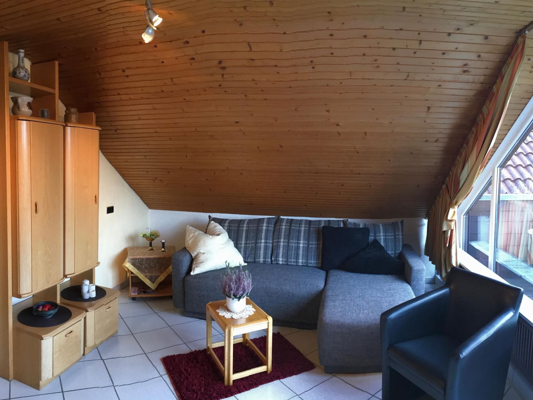 Discover the ideal accommodation for your North Sea holiday: our cosy holiday flat in Carolinensiel, which is perfectly equipped for up to 3 people. Whether you're looking for proximity to the water o..